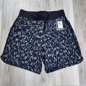 Under Armour Shorts Men's Small Black Launch Elite 7" New